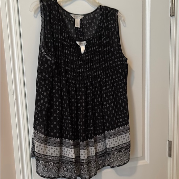 CJ Banks Tops - CJ Banks Black and Cream Pleated Blouse